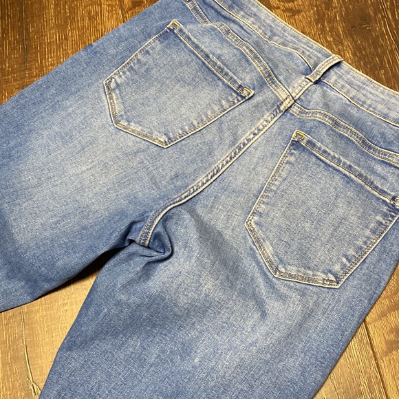 Old Navy Rock Star Super Skinny Mid Rise - Picture 4 of 4